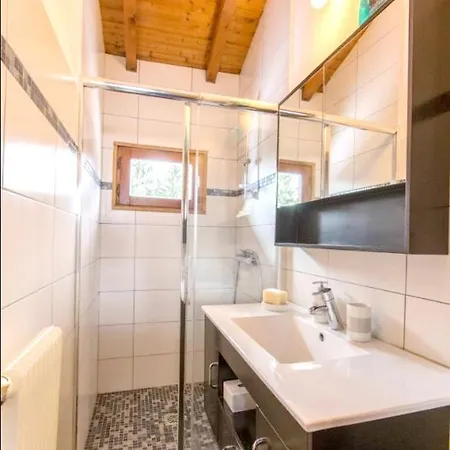 Chalet De 2 Avec Terrasse Amenagee Et Wifi A Gervais Les Bains A 3 Km Des Pistes